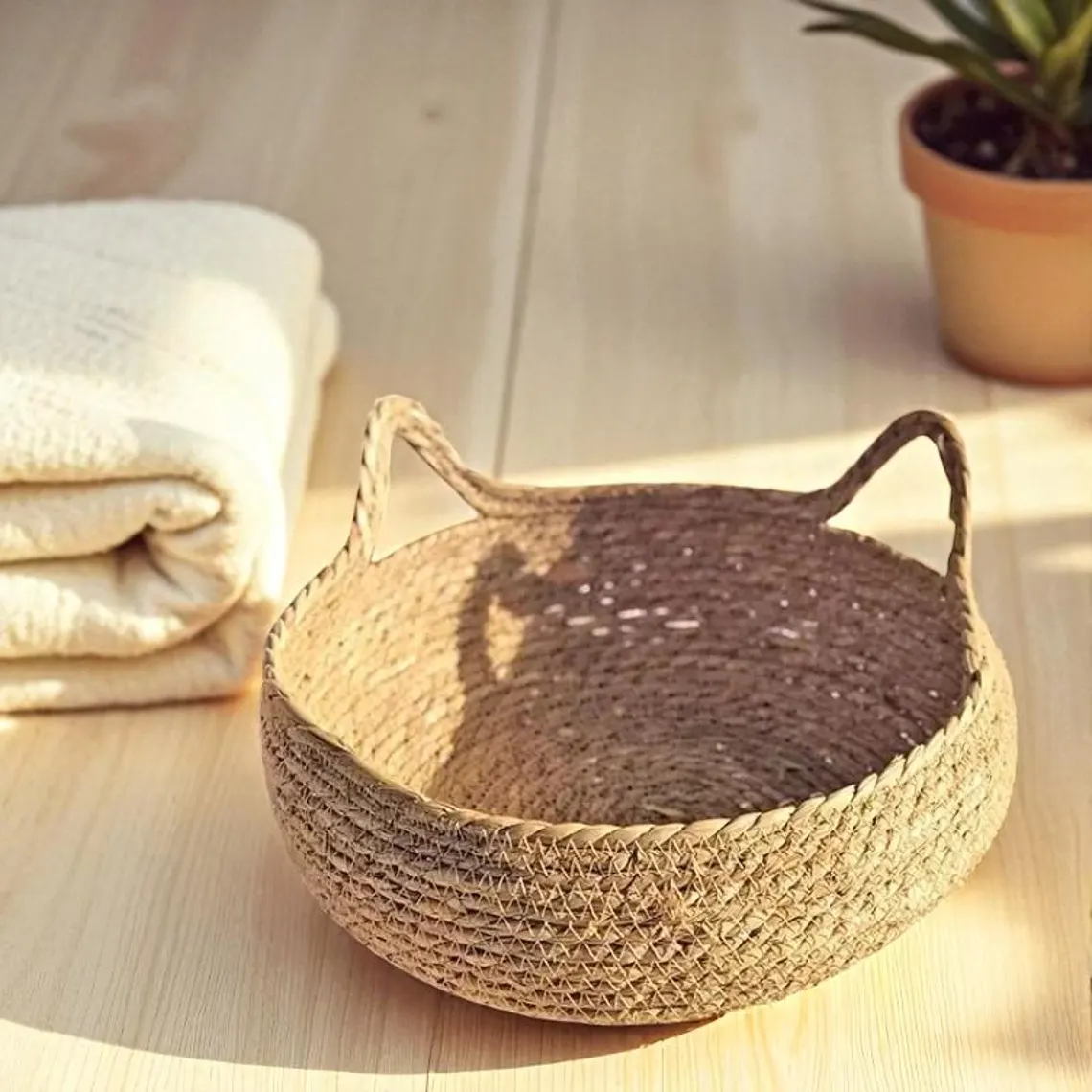 Natural Woven Cotton Cat Bed with Washable Pad – Washable Seasonal Pad, All-Season Pet Accessory